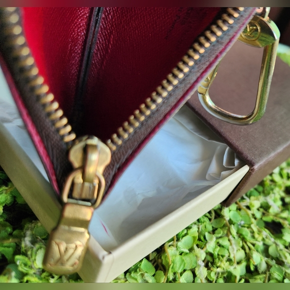 Y2K LOUIS Vuitton Zip Up Cherries Cherise Key Ring Credit Cards Cash Cles Purse - Picture 11 of 12